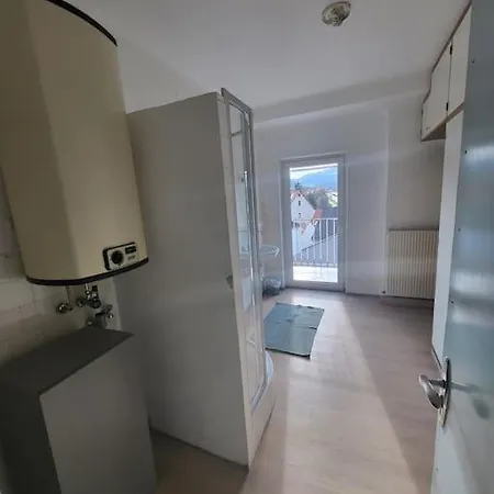 Monteurwohnung Fuer 9 Personen * Leoben (Styria)