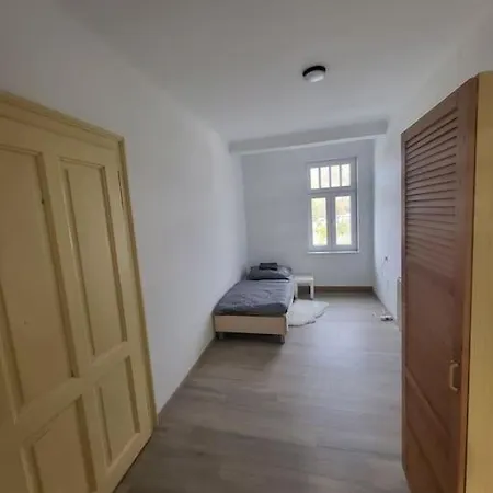 Monteurwohnung Fuer 9 Personen Leoben