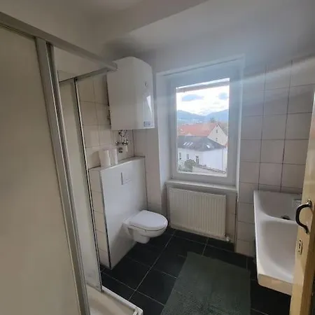 Monteurwohnung Fuer 9 Personen *
