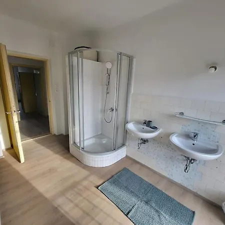 Monteurwohnung Fuer 9 Personen Apartman Leoben